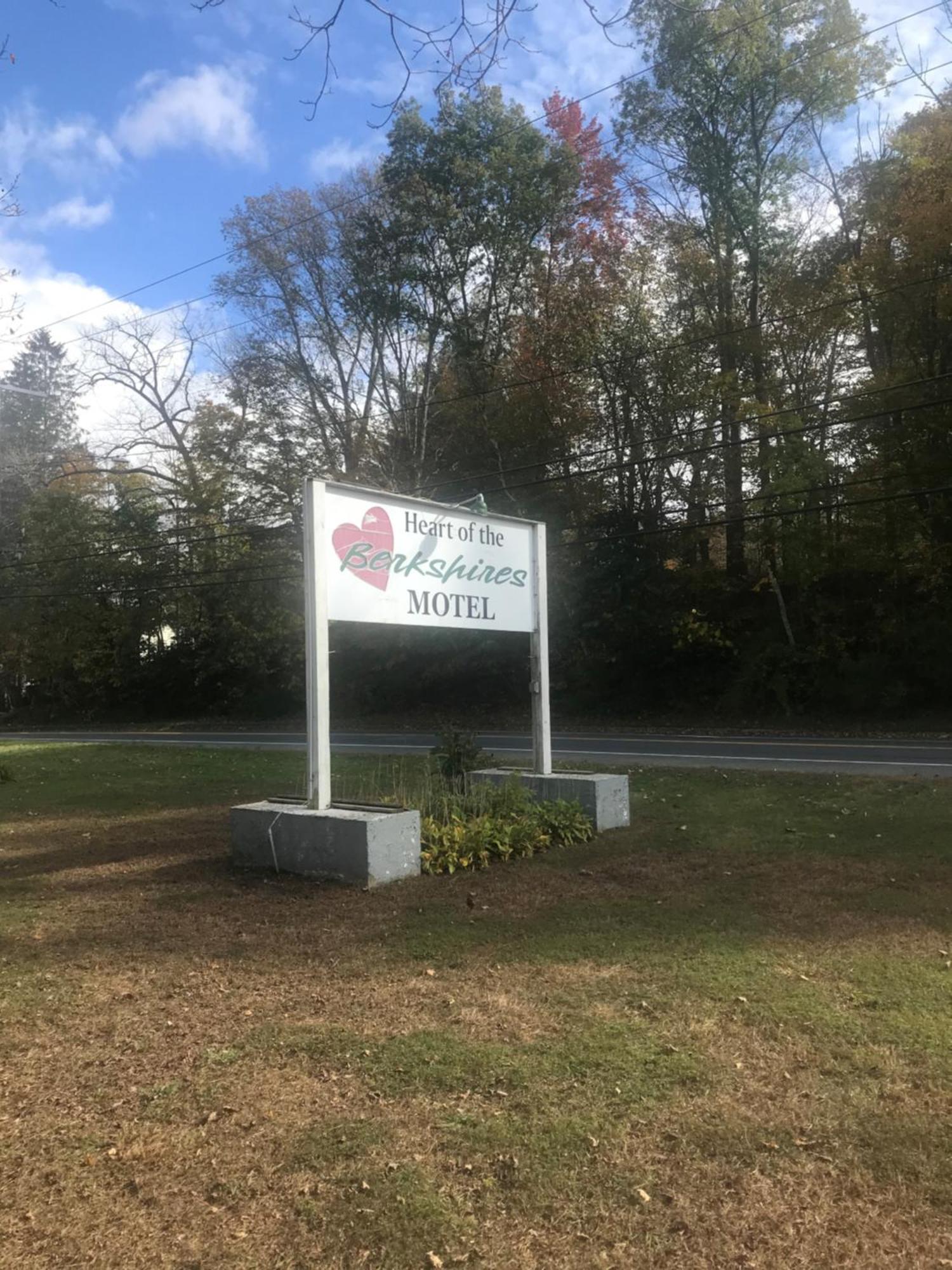 Heart Of The Berkshires Motel Pittsfield Exterior foto
