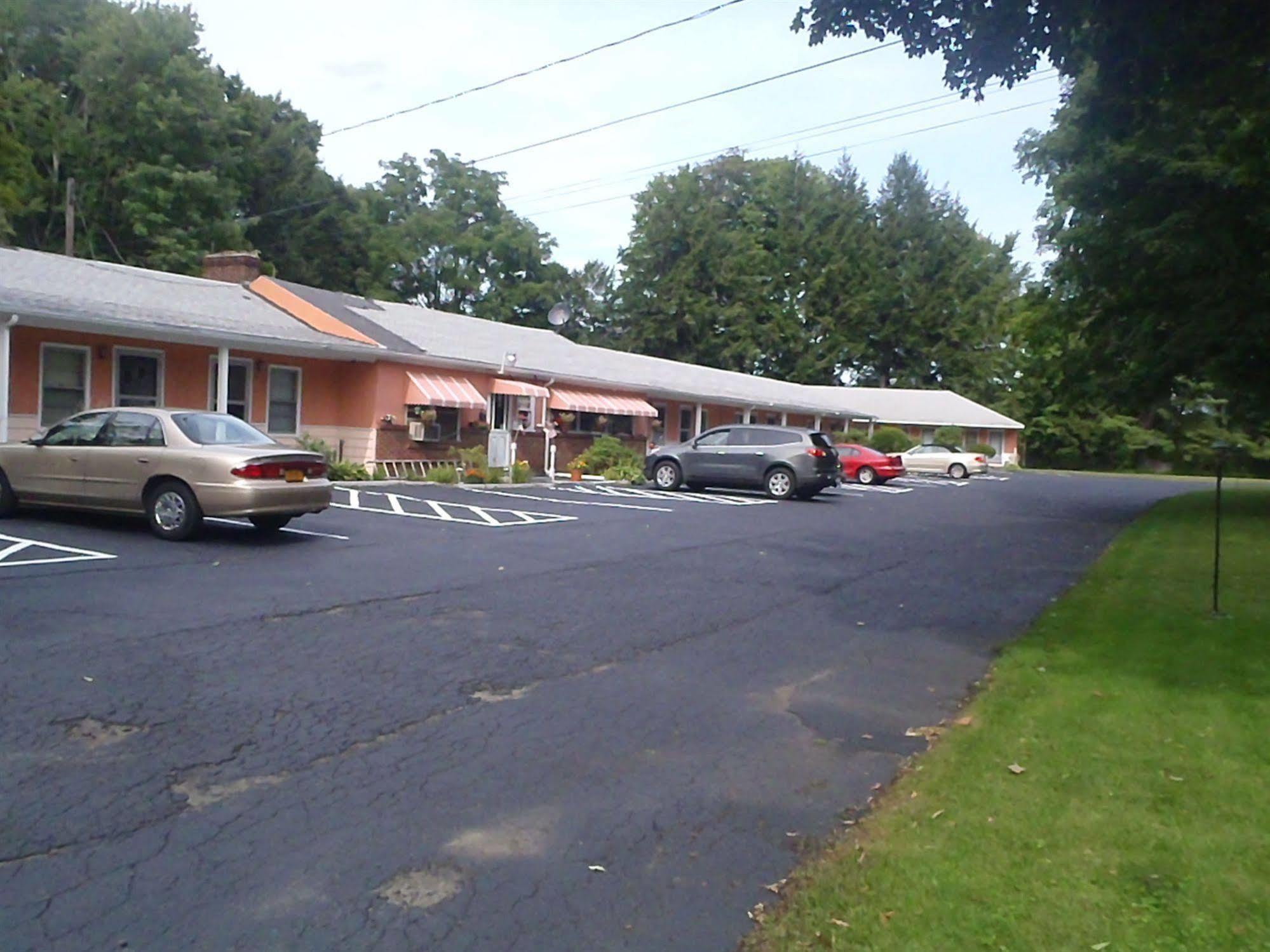 Heart Of The Berkshires Motel Pittsfield Exterior foto