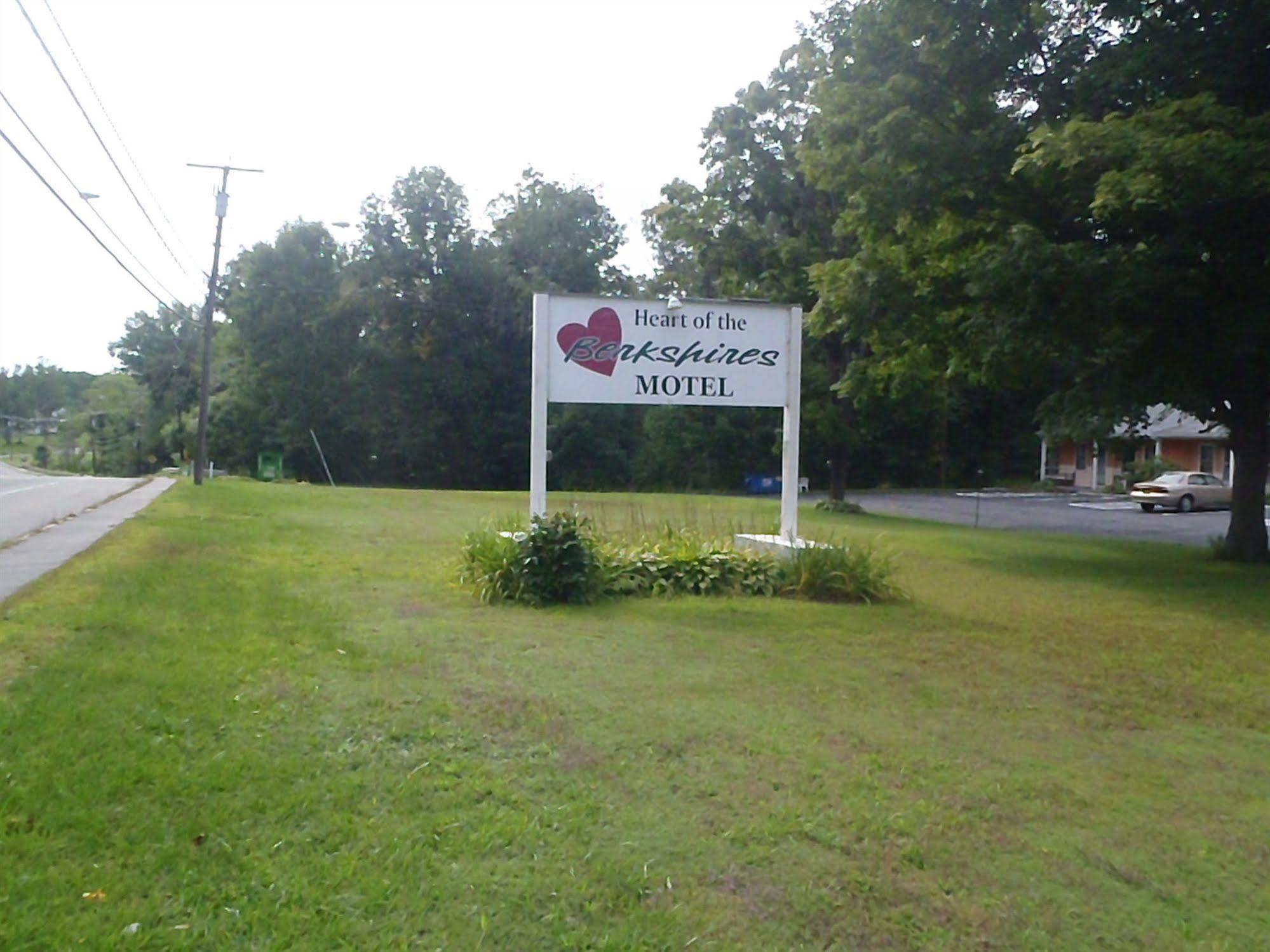 Heart Of The Berkshires Motel Pittsfield Exterior foto
